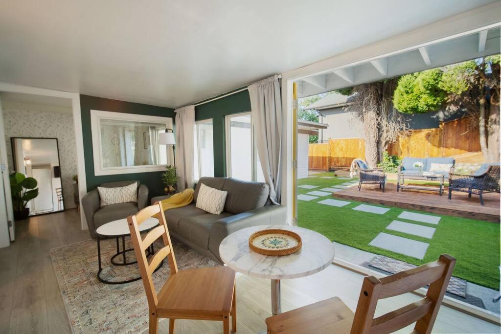 King Garden Suite/20 Mins To Dwntwn Vancouvr/Petok Норт-Ванкувер Екстер'єр фото